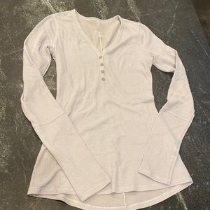 Lululemon Long Sleeved Lightweight Thermal shirt - XS